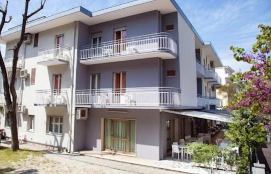 Hotel Astoria Ричоне Екстериор снимка