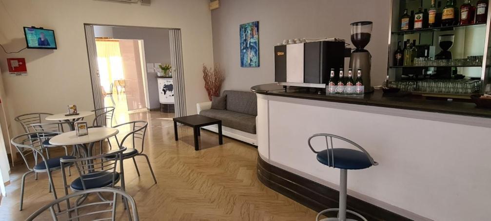 Hotel Astoria Ричоне Екстериор снимка