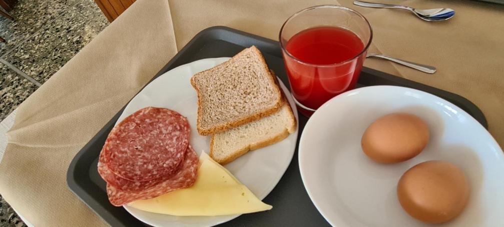 Hotel Astoria Ричоне Екстериор снимка