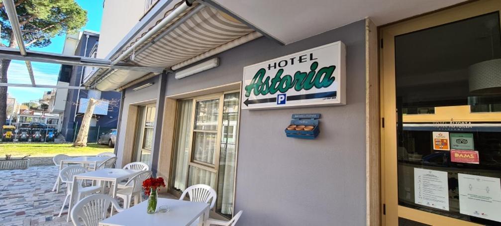 Hotel Astoria Ричоне Екстериор снимка