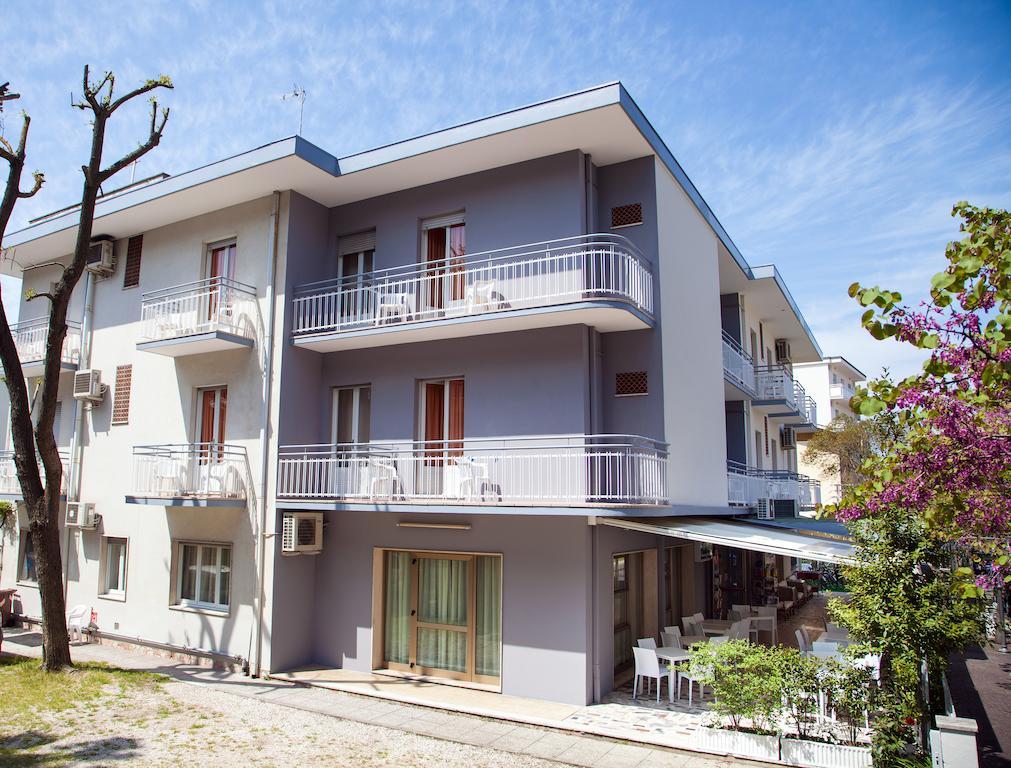 Hotel Astoria Ричоне Екстериор снимка