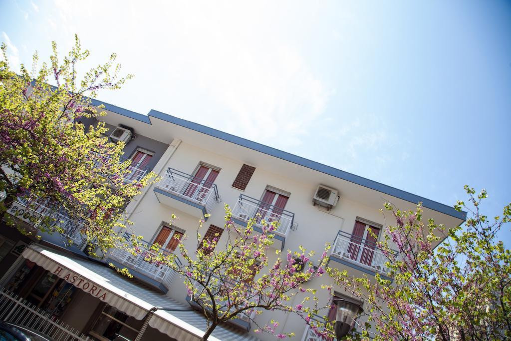 Hotel Astoria Ричоне Екстериор снимка
