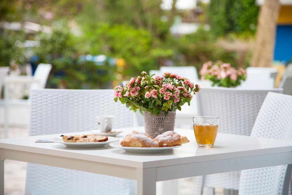 Hotel Astoria Ричоне Екстериор снимка